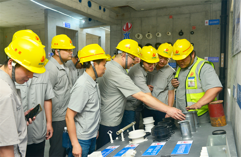 为进一步推进优质客户高效履约，提升交付品质、达成客户满意，2025年6月25日，来利国际w66建设集团在上海组织召开2025年越秀地产、华润置业客户履约推进会。